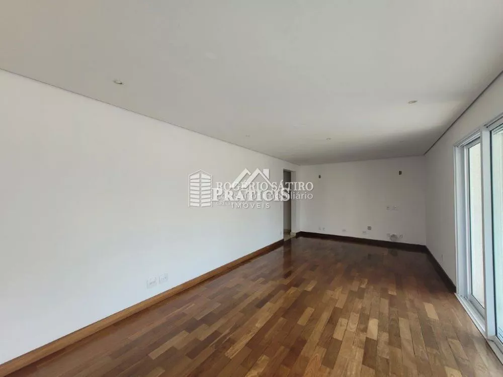 Apartamento para alugar com 4 quartos, 186m² - Foto 2