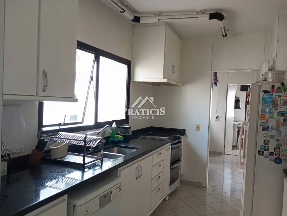 Apartamento, 3 quartos, 230 m² - Foto 1