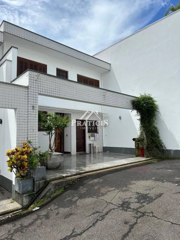 Casa, 4 quartos, 190 m² - Foto 1