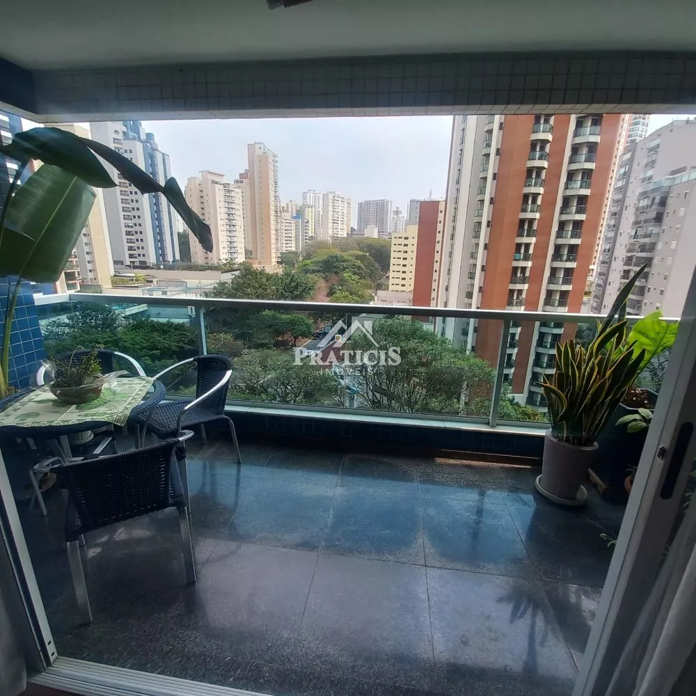 Apartamento à venda com 4 quartos, 167m² - Foto 1