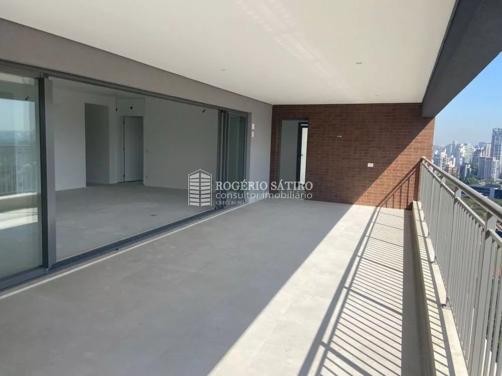 Apartamento à venda com 4 quartos, 244m² - Foto 2