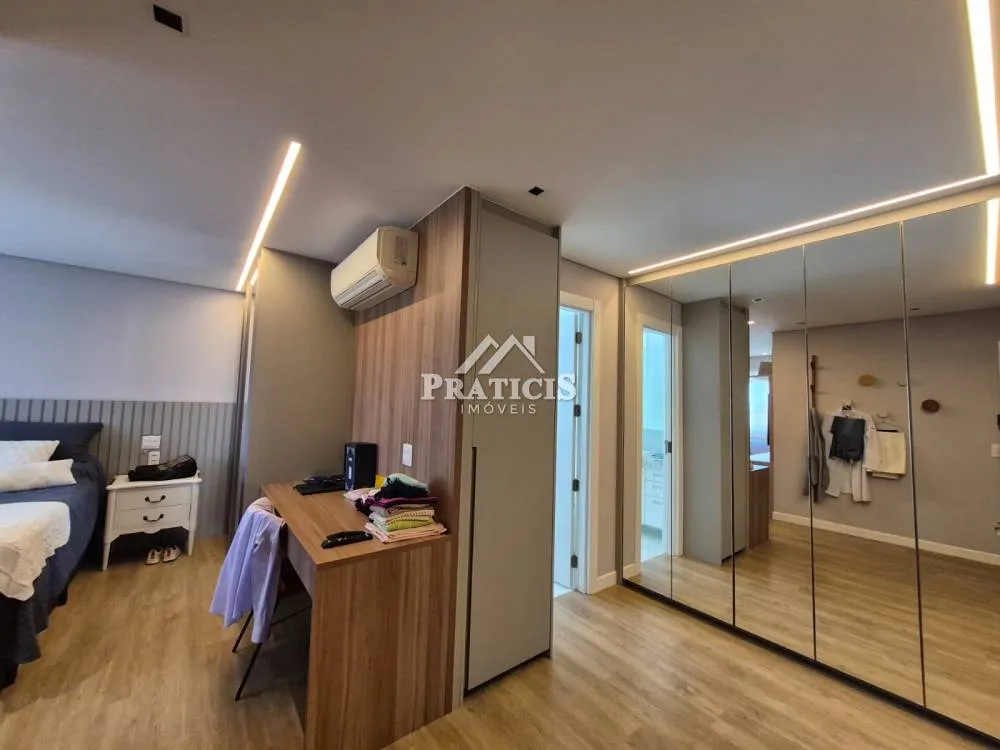Apartamento, 3 quartos, 215 m² - Foto 1