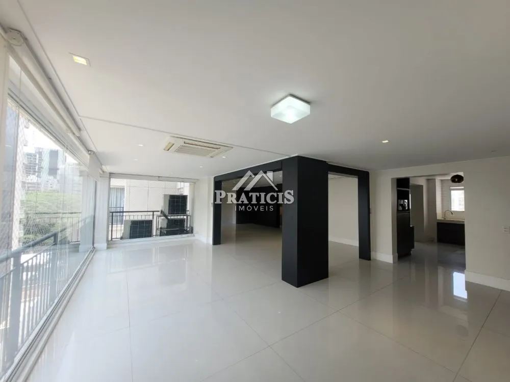 Apartamento, 3 quartos, 216 m² - Foto 1