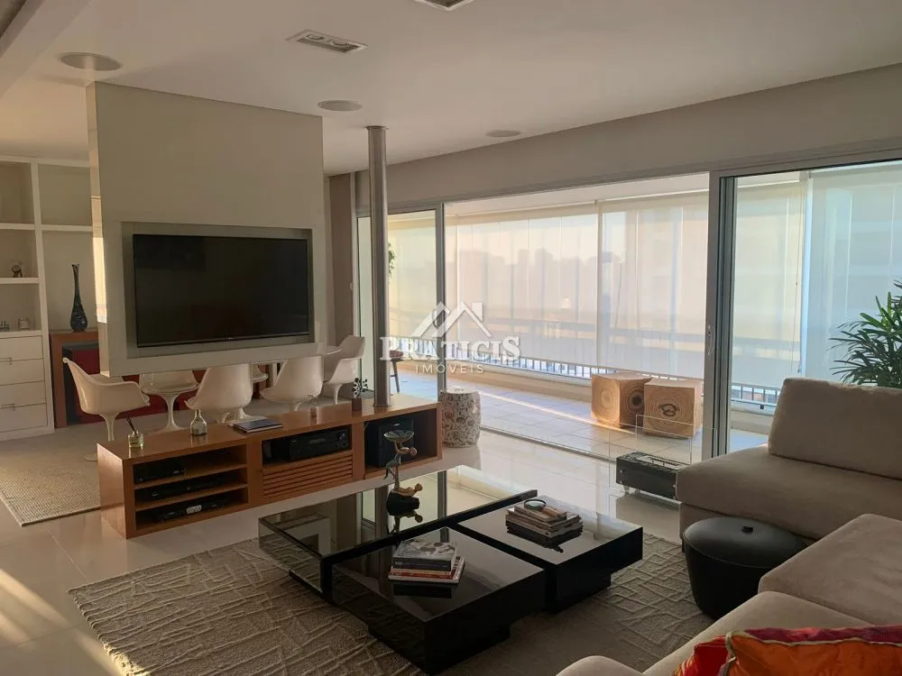 Apartamento, 3 quartos, 216 m² - Foto 1