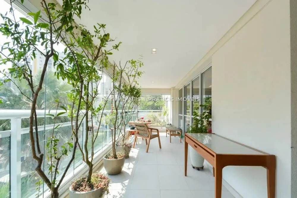 Apartamento, 3 quartos, 200 m² - Foto 1