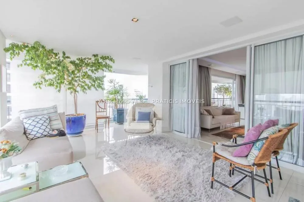 Apartamento, 3 quartos, 216 m² - Foto 2