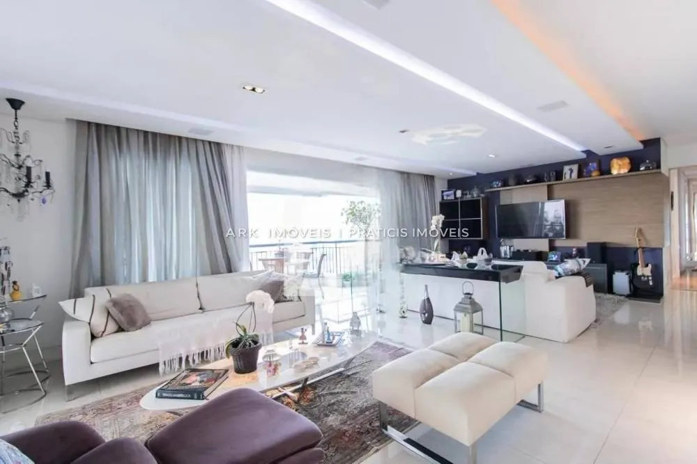Apartamento, 3 quartos, 216 m² - Foto 1