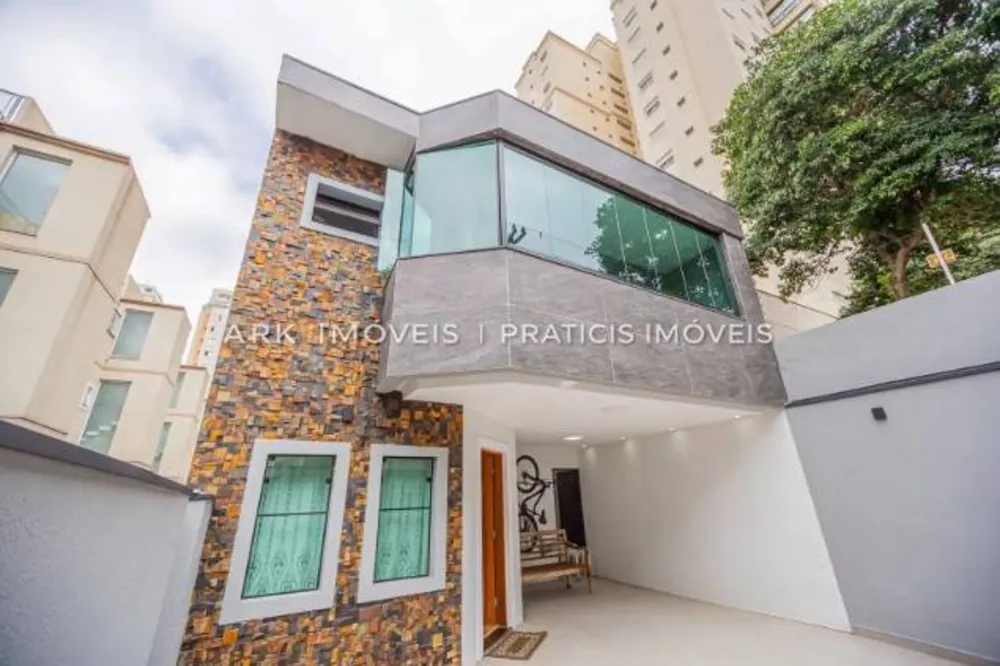 Casa, 4 quartos, 223 m² - Foto 1