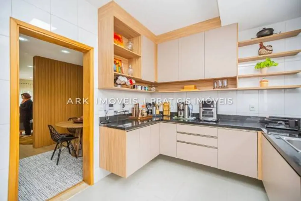 Casa, 4 quartos, 223 m² - Foto 2