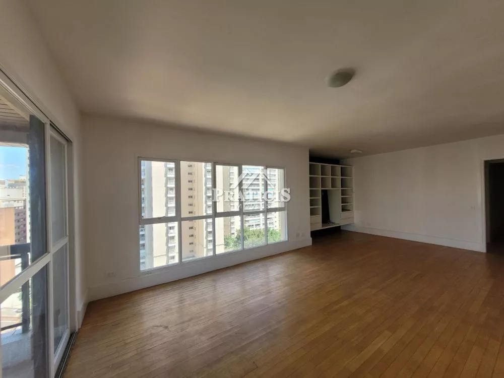 Apartamento à venda com 3 quartos, 150m² - Foto 3