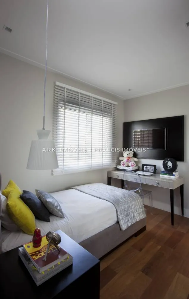 Apartamento, 3 quartos, 184 m² - Foto 2