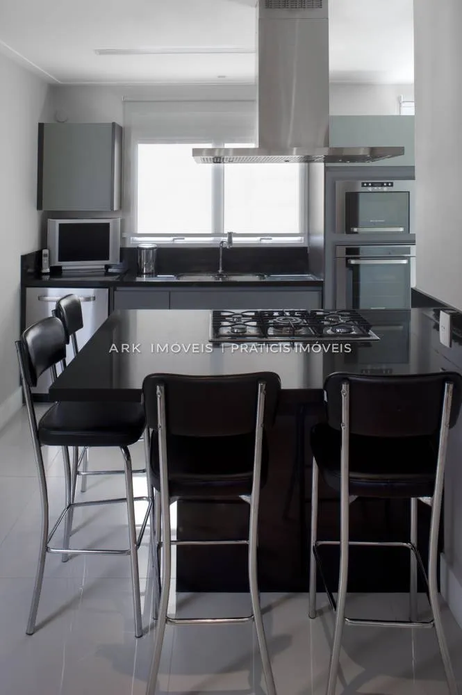 Apartamento, 3 quartos, 184 m² - Foto 1