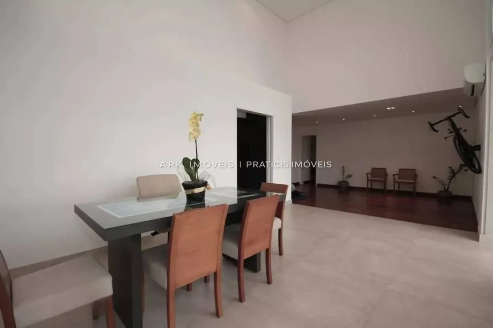 Apartamento, 3 quartos, 213 m² - Foto 1