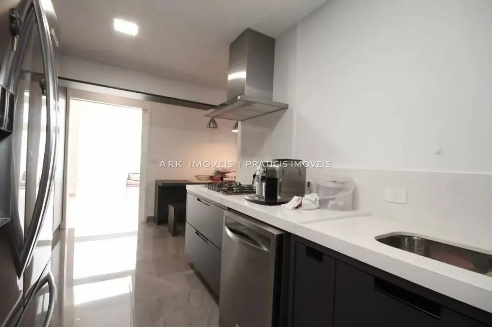 Apartamento, 3 quartos, 213 m² - Foto 2