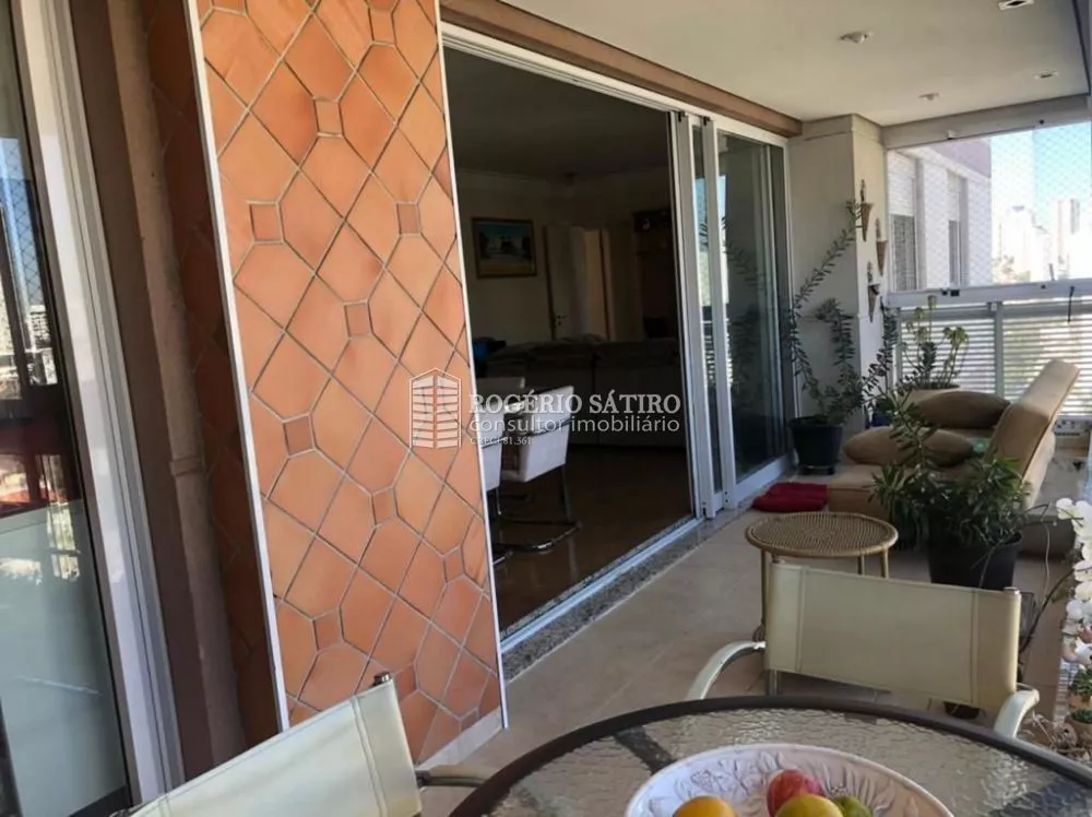 Apartamento à venda com 3 quartos, 141m² - Foto 3