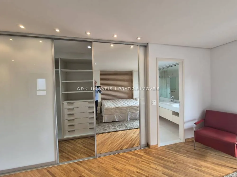 Apartamento, 3 quartos, 216 m² - Foto 2