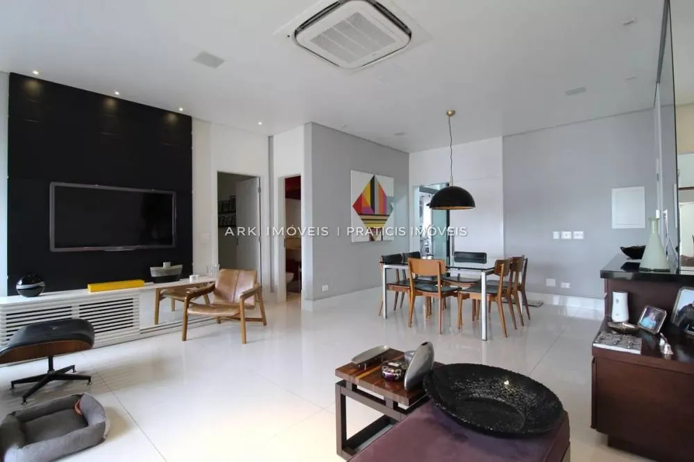 Cobertura, 3 quartos, 215 m² - Foto 1