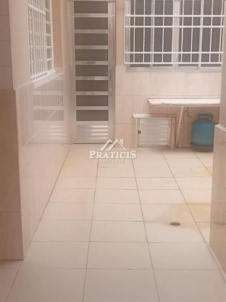 Sobrado à venda com 3 quartos, 450m² - Foto 2