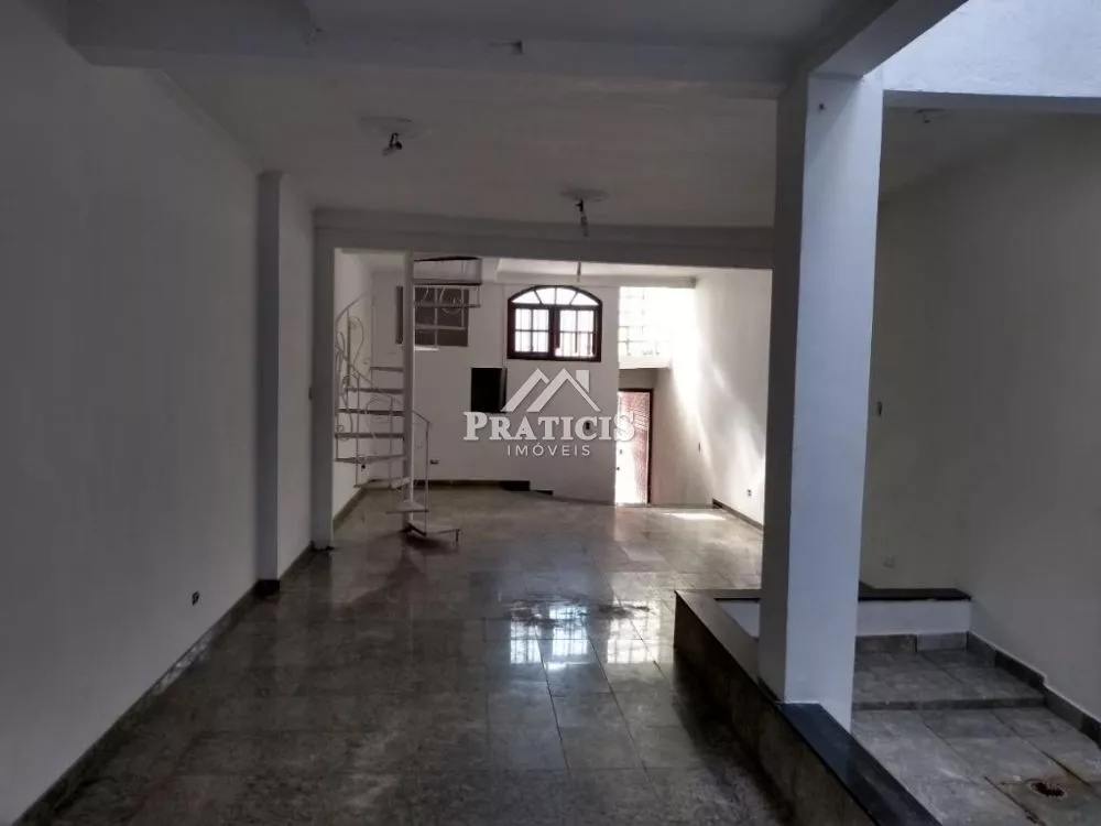 Prédio Inteiro à venda com 6 quartos, 226m² - Foto 1