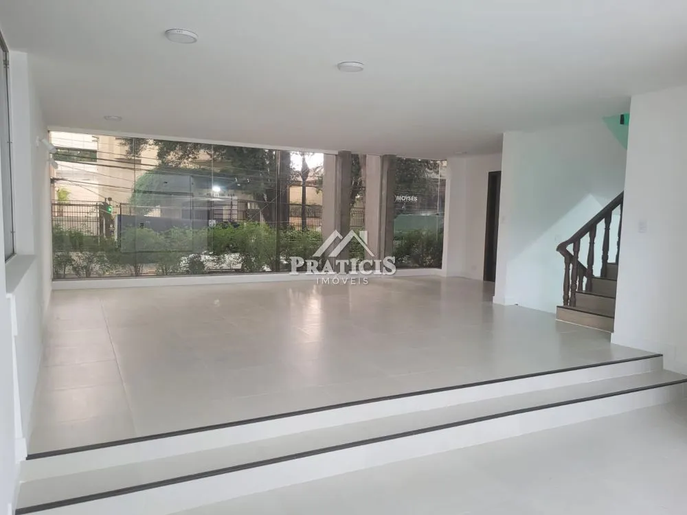 Casa, 4 quartos, 330 m² - Foto 1