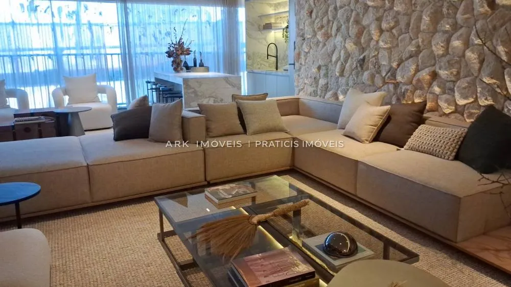 Apartamento, 3 quartos, 231 m² - Foto 2