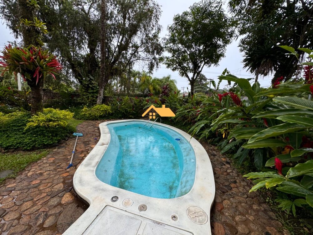 Casa para lancamento com 5 quartos, 200m² - Foto 2