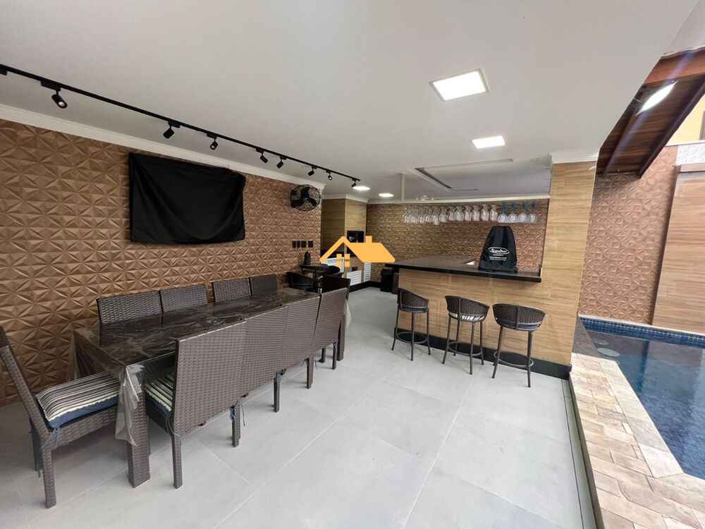 Casa à venda com 3 quartos, 180m² - Foto 1