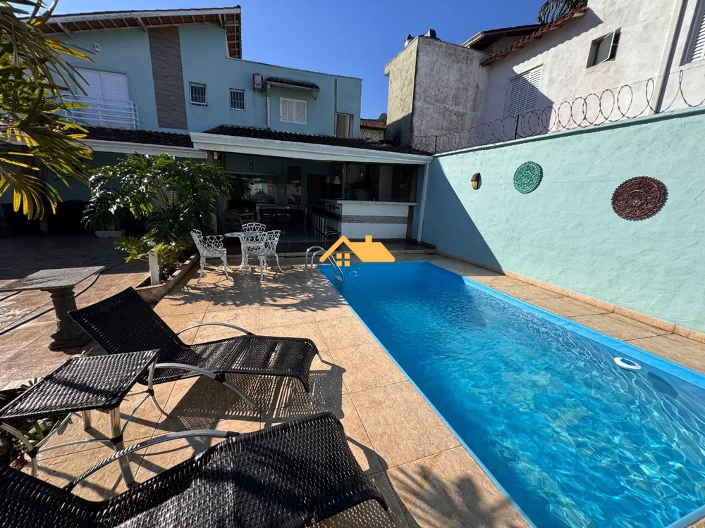 Casa, 4 quartos, 219 m² - Foto 2