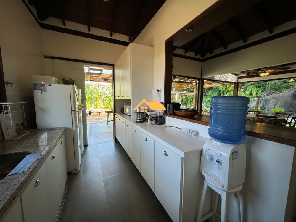 Casa à venda e temporada com 4 quartos, 250m² - Foto 3
