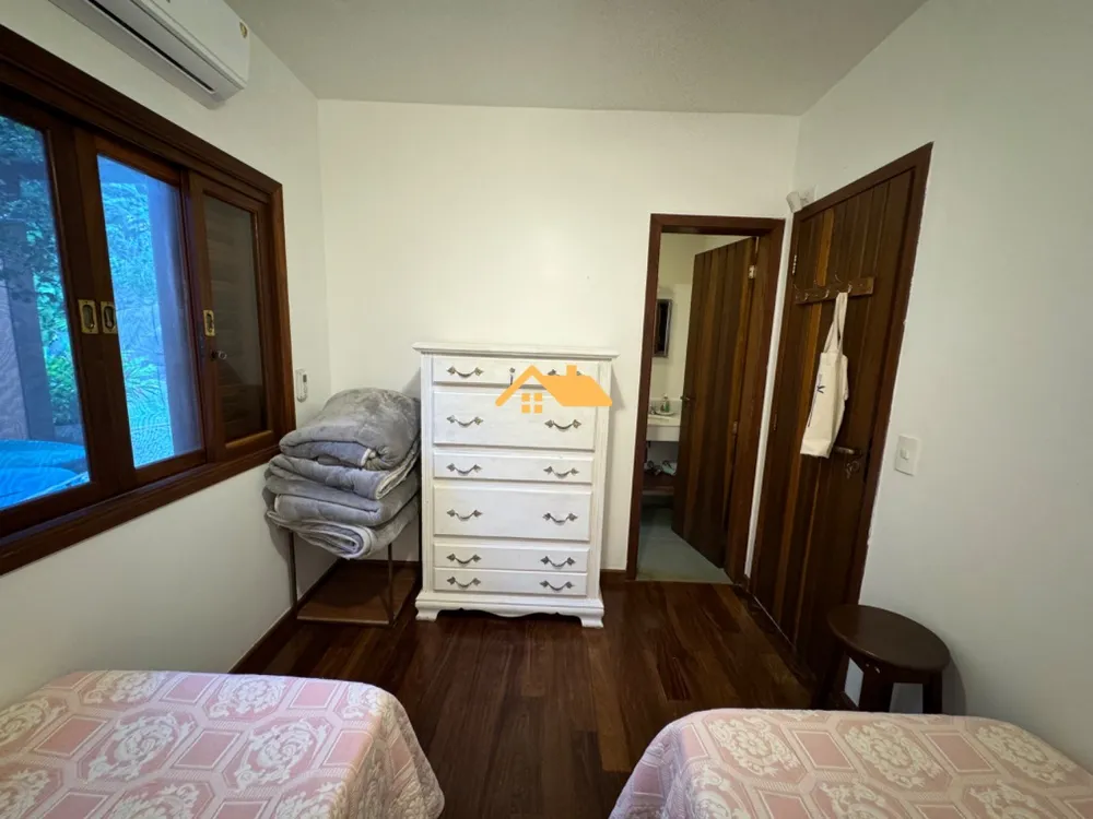 Casa, 4 quartos, 250 m² - Foto 13