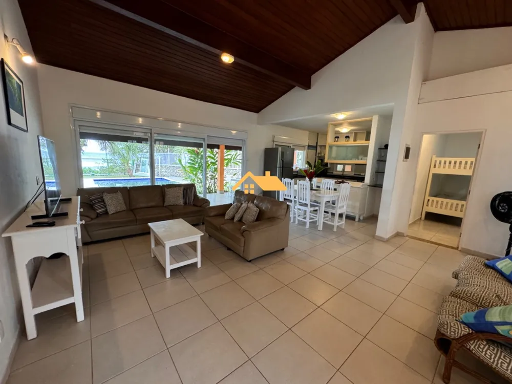 Casa, 5 quartos, 250 m² - Foto 1
