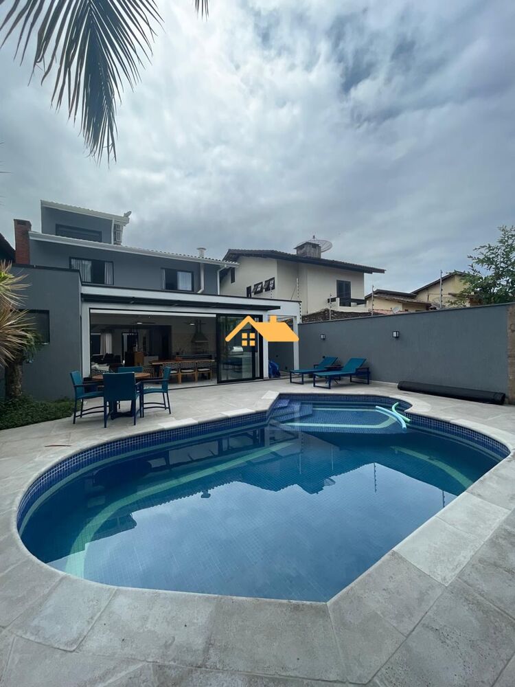 Casa, 3 quartos, 220 m² - Foto 1