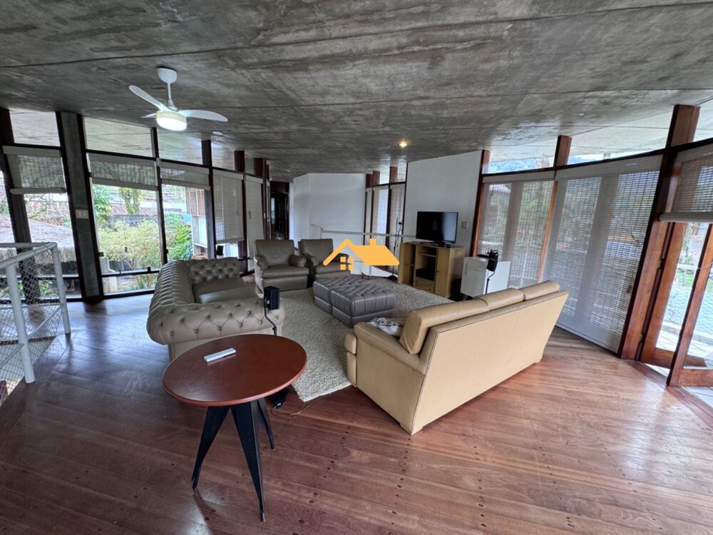 Casa para alugar com 5 quartos, 600m² - Foto 2