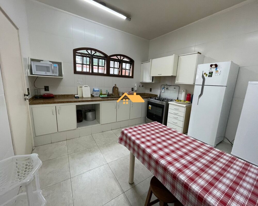 Casa à venda com 7 quartos, 350m² - Foto 8