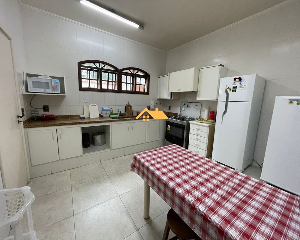 Casa à venda com 7 quartos, 350m² - Foto 26
