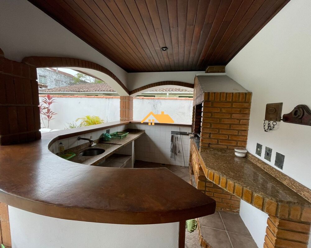 Casa à venda com 7 quartos, 350m² - Foto 27