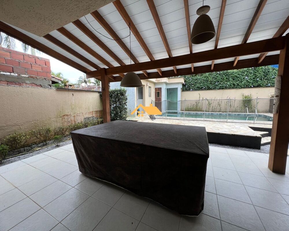Casa à venda com 4 quartos, 220m² - Foto 32