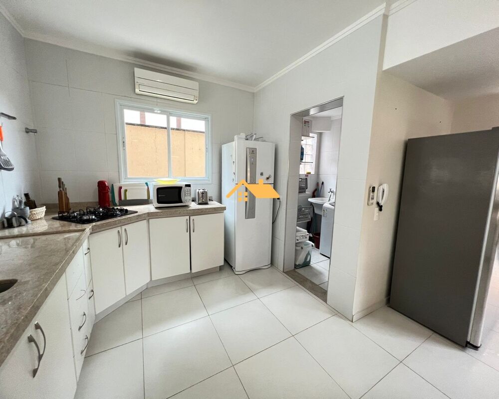 Casa à venda com 4 quartos, 220m² - Foto 12