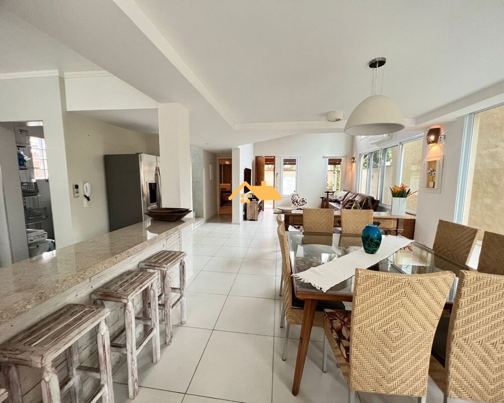 Casa à venda com 4 quartos, 220m² - Foto 9