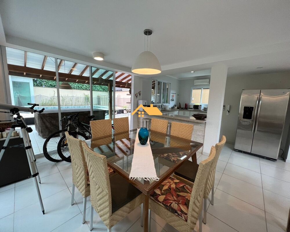 Casa à venda com 4 quartos, 220m² - Foto 7