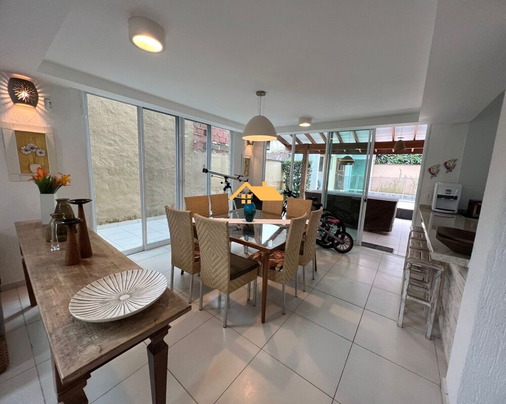 Casa à venda com 4 quartos, 220m² - Foto 5
