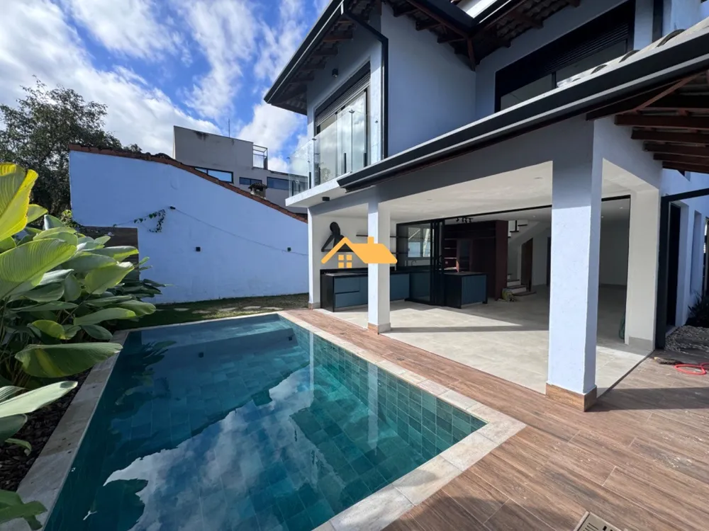 Casa, 4 quartos, 246 m² - Foto 1