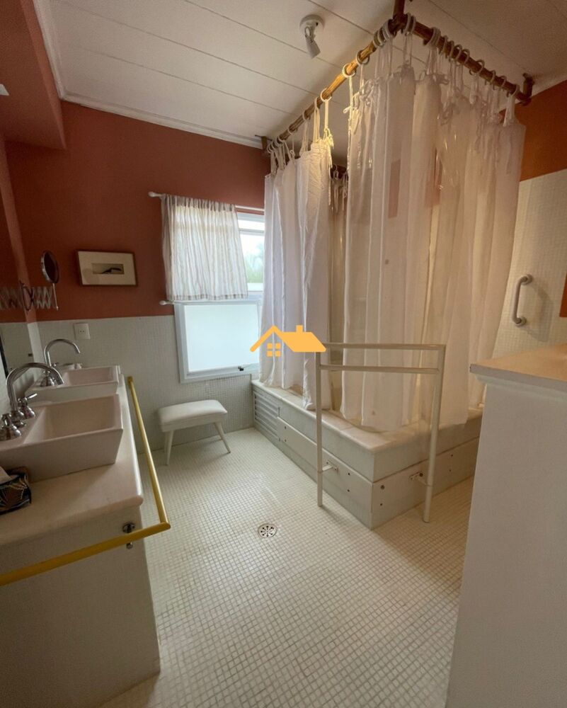 Casa à venda e temporada com 6 quartos, 700m² - Foto 3