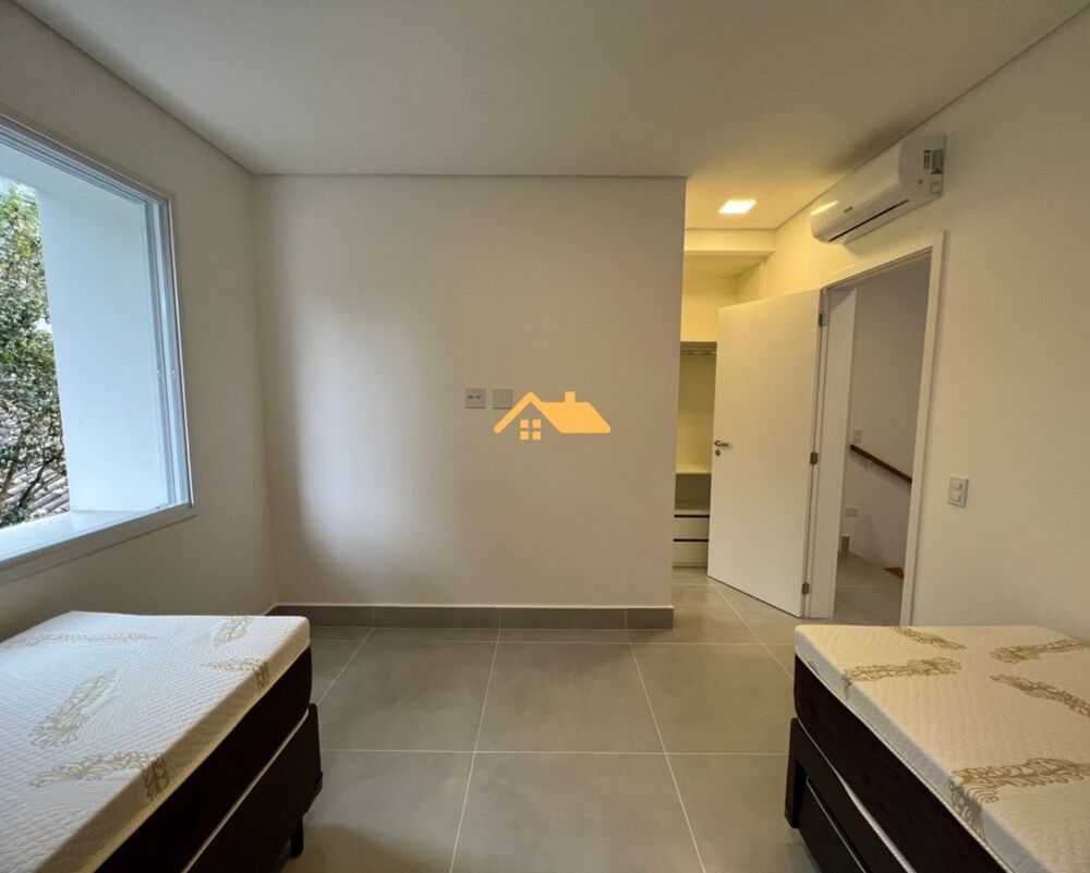Casa para alugar com 4 quartos, 220m² - Foto 8