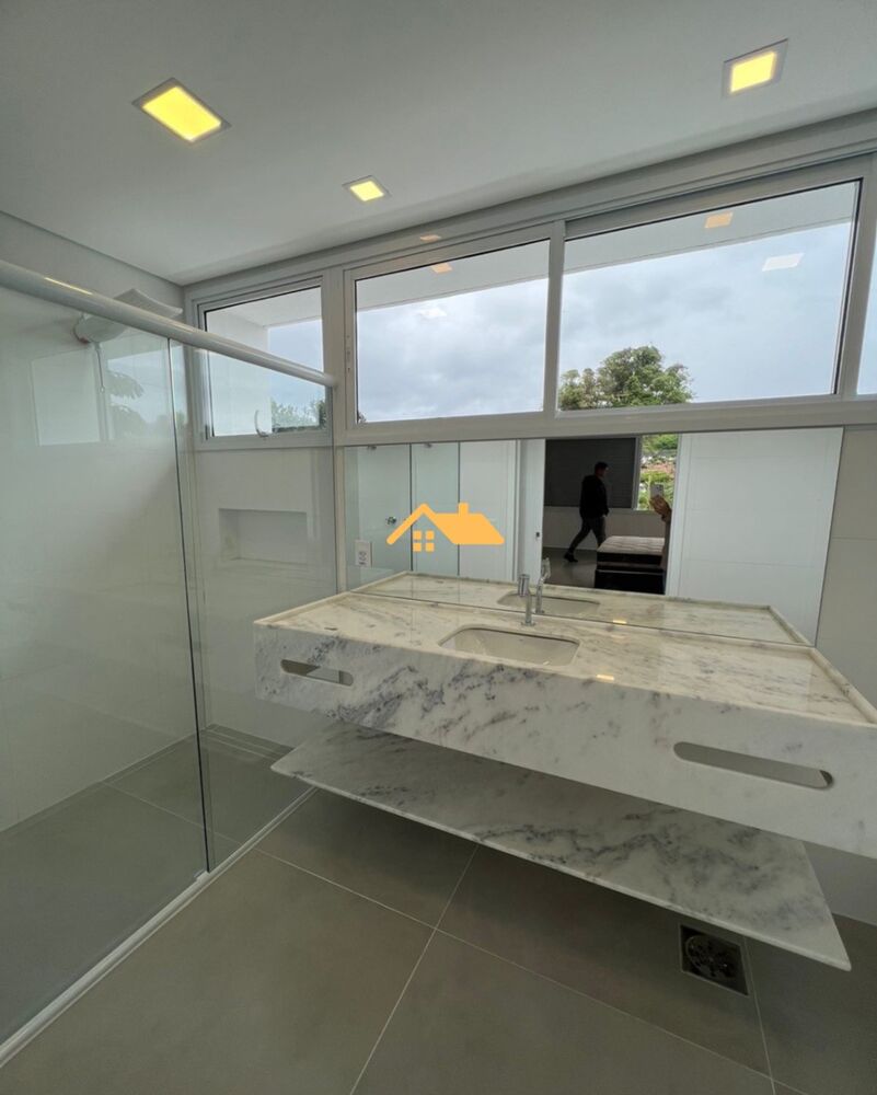 Casa para alugar com 4 quartos, 220m² - Foto 15