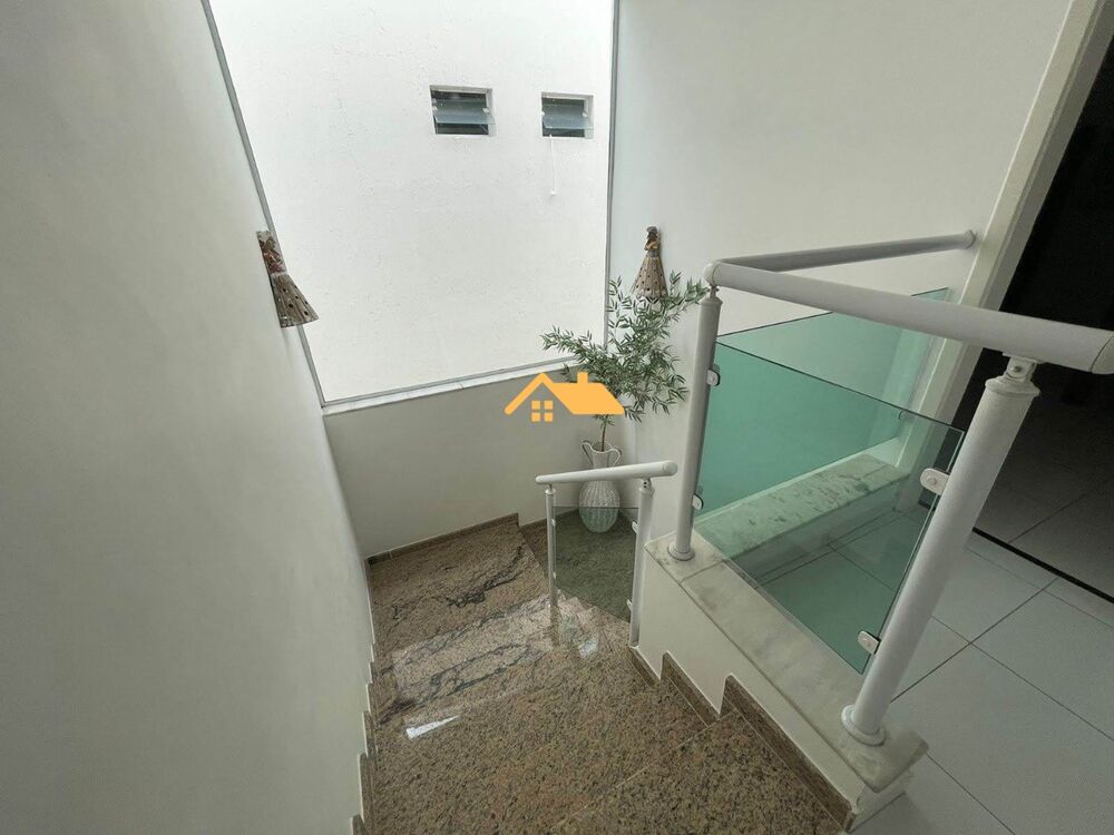 Casa à venda e temporada com 5 quartos, 247m² - Foto 12