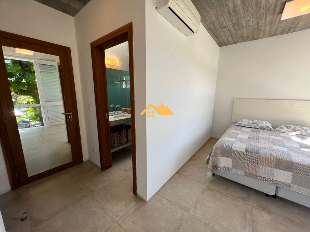 Casa à venda com 5 quartos, 307m² - Foto 1