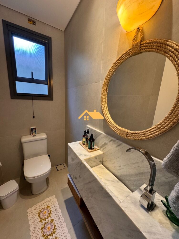 Casa à venda com 5 quartos, 240m² - Foto 4