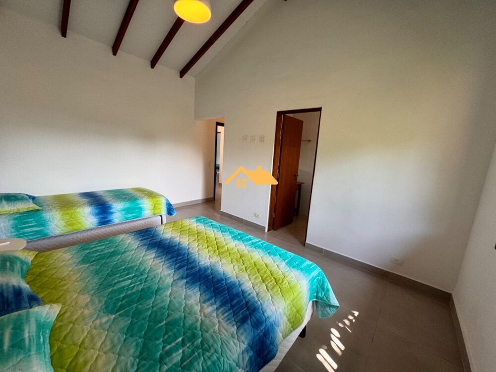 Casa à venda com 4 quartos, 305m² - Foto 1