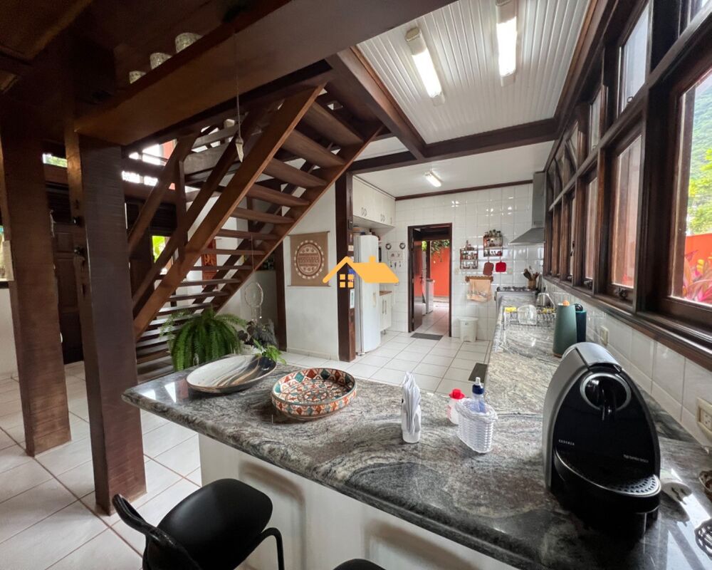Casa à venda e temporada com 4 quartos, 250m² - Foto 5
